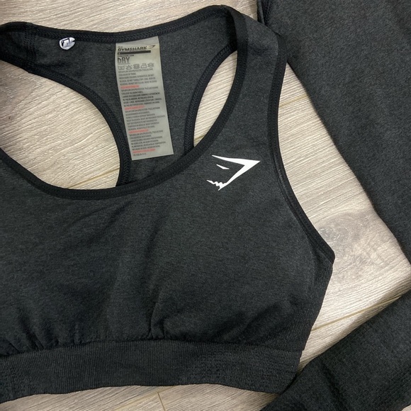 *SOLD* Gymshark shrug and sports bra - Picture 2 of 2